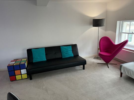 1 Bed Flat, Russell Square, BN1 - Photo 1