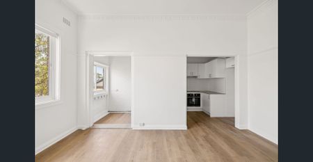 Renovated and private with excellent natural light - Photo 3