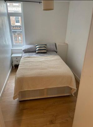 Room in a Shared Flat, Deptford High Street, SE8 - Photo 1