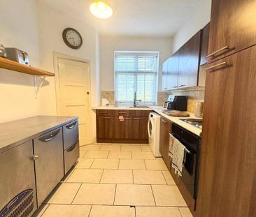 3 bedroom maisonette to rent - Photo 2