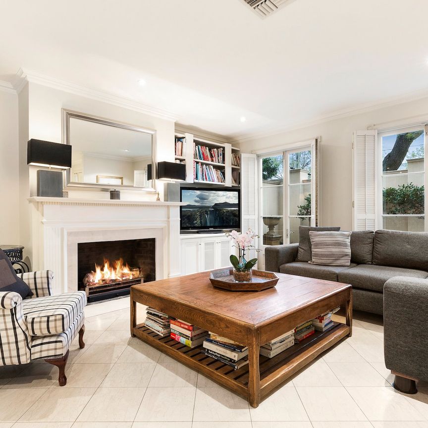 15 Washington Street, Toorak - Photo 1