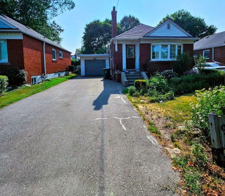 For Lease - 978 Pharmacy Avenue Unit# Bsmt-Room, Toronto, Ontario - Photo 3