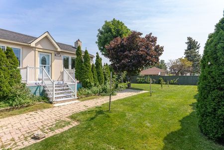 For Lease - 4061 Dufferin Street, Toronto, Ontario - Photo 2