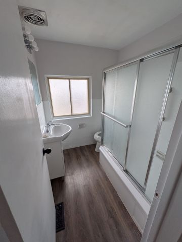 For Lease - 740 Stone Street, Oshawa, Ontario - Photo 3