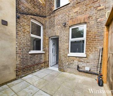 Churchfield Road, London, Uk, W3 - Photo 1