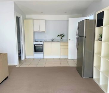 Furnished 1 Bedroom Bungalow - located on Kilmont Road - Photo 3