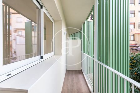 Newly built apartment for rent in Sants - Photo 2