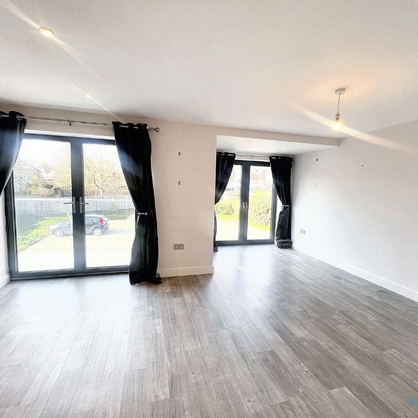 High Street, Henley-In-Arden - Photo 1