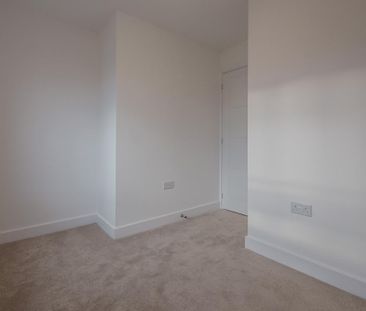 4 bedroom detached house to rent - Photo 2