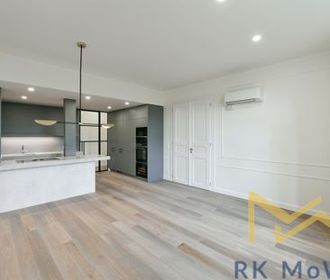 Apartment for rent, 4+kk - 3 bedrooms, 107m - Photo 3