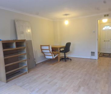 3 bedroom end of terrace house to rent - Photo 1