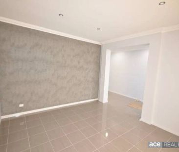 11 Brickwood Circuit, Craigieburn VIC 3064 - Photo 5