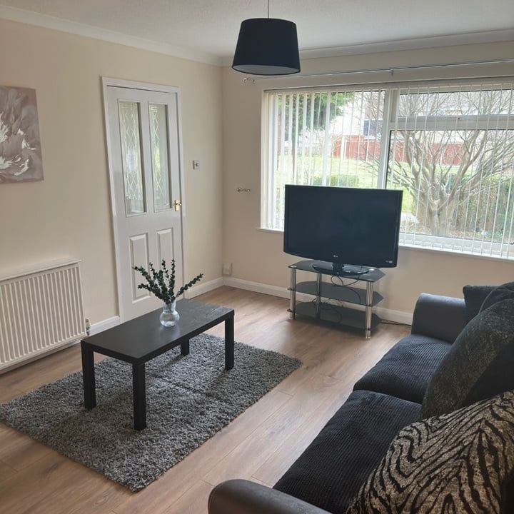 3 Bed Terraced House, Handcross Road, LU2 - Photo 1
