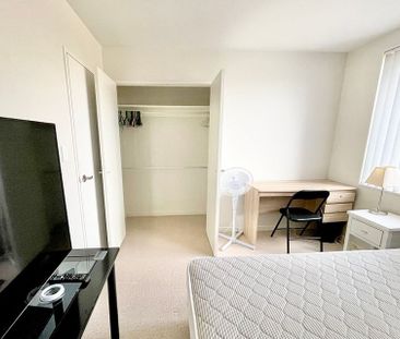 Furnished Double room for a FEMALE- Takanini - Photo 2
