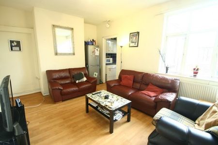 4 Bed - **bills Included** Coast Road, High Heaton, Ne7 - Photo 4