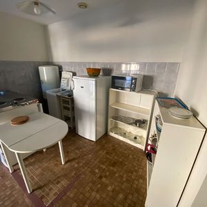 Location Appartement 1 pièce 43m² - Photo 2