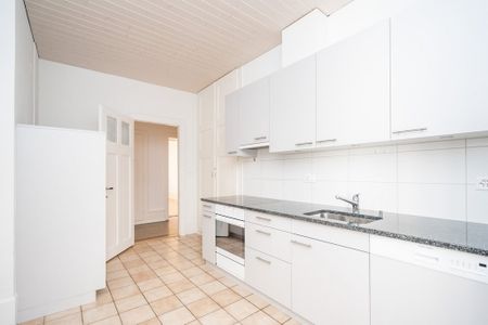 Rent a 3 ½ rooms apartment in Fribourg - Photo 2