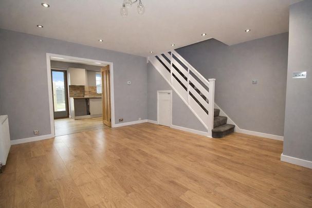 3 bedroom end of terrace house to rent - Photo 1