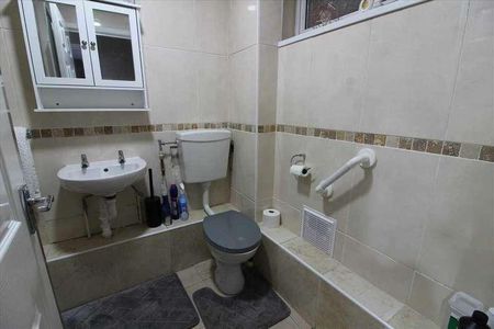 South Park Court, Kirkby, L32 - Photo 3