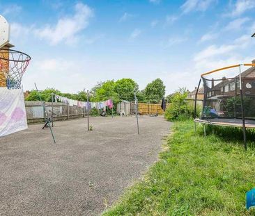 Edgeworth Road, New Barnet, Hertfordshire, EN4 - Photo 4