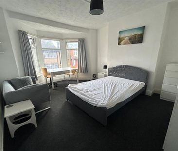 4 bedroom house to rent - Photo 1