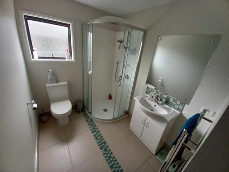 Scenic 3BR Home w/ Spa & Deck - Photo 3