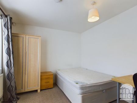 6 bedroom end of terrace house to rent - Photo 3