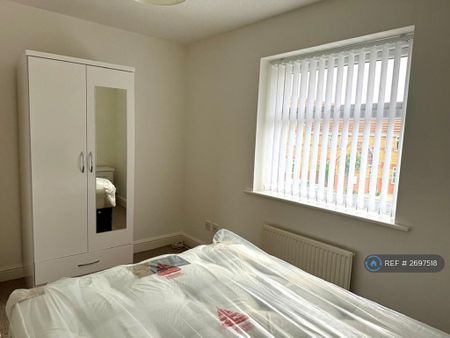 2 bedroom semi-detached house to rent - Photo 3