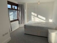 2 bed Apartment - To Let - Photo 4