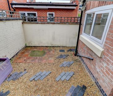 Grove Place, Leamington Spa - Photo 2
