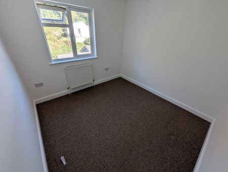 3 bedroom apartment to rent - Photo 4
