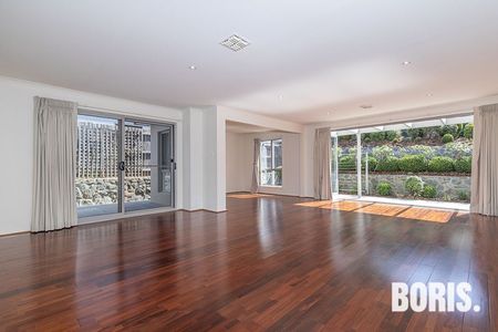 26 Baudinette Circuit Bruce ACT - Photo 2