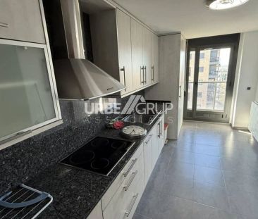 Piso de alquiler en Calle Berga, Can Roca - Photo 2