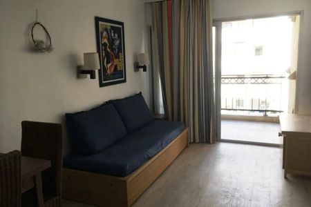 À louer – 2 pièces meublé avec terrasse - Photo 2