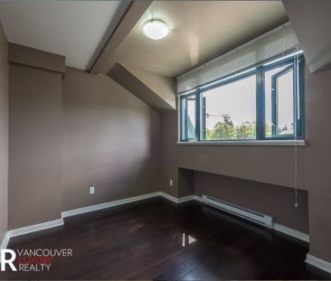 Condo in Vancouver West Side, BC - Photo 5