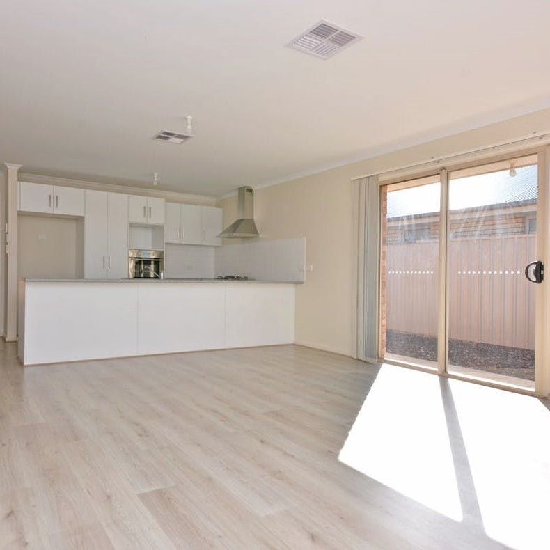 2 Warnes Avenue - Photo 1