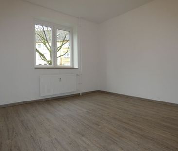 *** Hier wohnen Sie in Schlossparknähe! Sanierte 2-Zimmerwohnung mi... - Foto 4