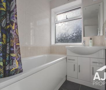 3 bedroom terraced house to rent - Photo 5