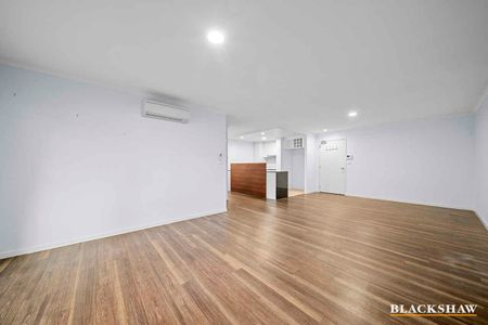 SPACIOUS GROUND FLOOR APARTMENT AT VALONIA - Photo 4