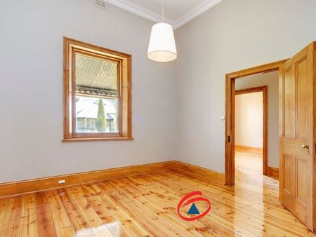 Fantastic Home in Great location !!! - Photo 2