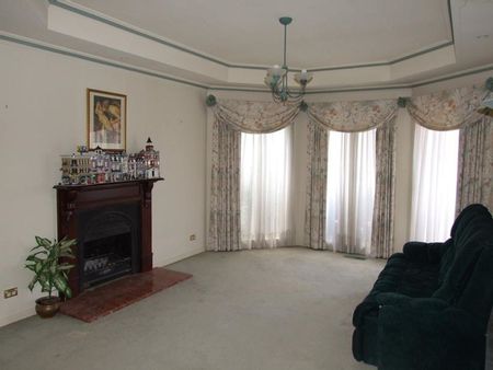 Executive Living in the Heart of Wheelers Hill – Grand Family Residence - Photo 3