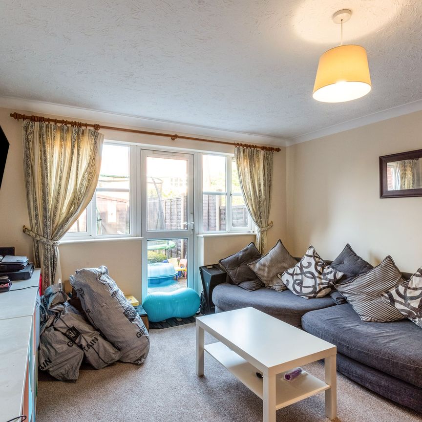 2 bedroom property to rent - Photo 1