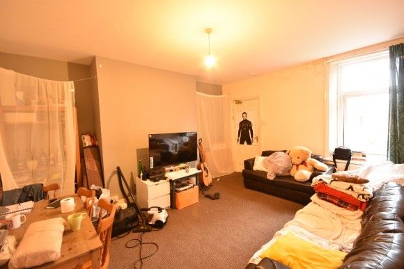 6 Bed - Claremont Road, Spital Tongues - Photo 1