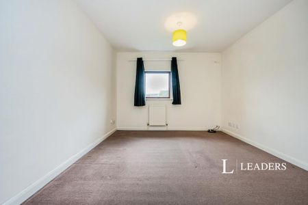 5 bedroom detached house to rent - Photo 2