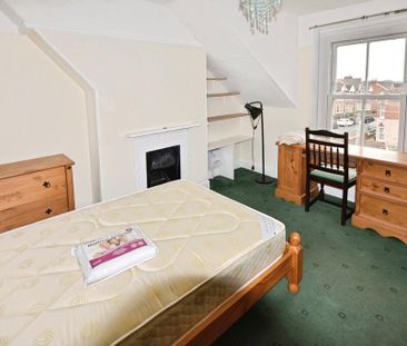 6 bedroom terraced house to rent - Photo 3