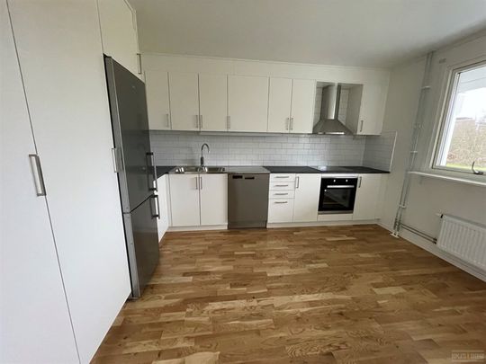 Revärgatan 6 - Foto 1