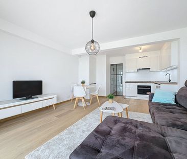 Gerenoveerd appartement met 1 slaapkamer op de zeedijk in Knokke-Heist - Photo 1