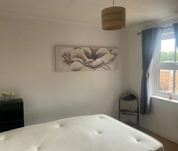 Flat to rent on - Photo 3
