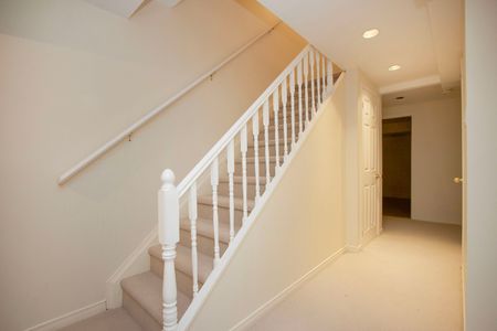 For Lease - 10 Bassett Boulevard Unit# 9, Whitby, Ontario - Photo 4