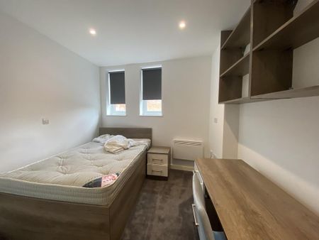 3 bedroom apartment to rent - Photo 2